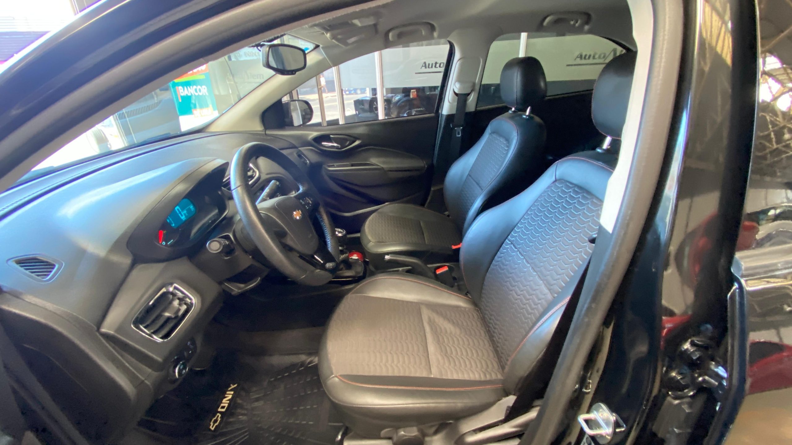 Chevrolet Onix LTZ 1.4 Año 2018 - Imagen 14