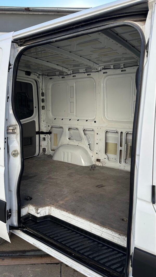 Mercedes Benz Sprinter 411 CDI/F 3250 STREET V1 Año 2015 - Imagen 9