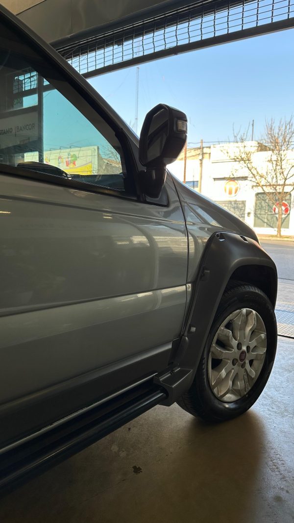 Fiat Strada Adventure GNC D/C Año 2018 - Imagen 3