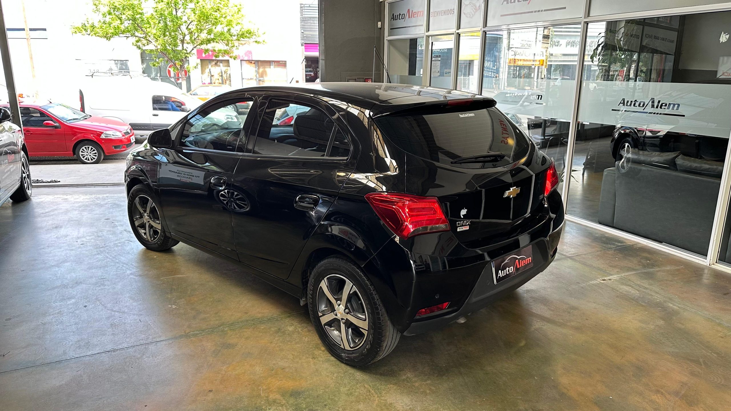 Chevrolet Onix LTZ 1.4 Año 2018 - Imagen 7