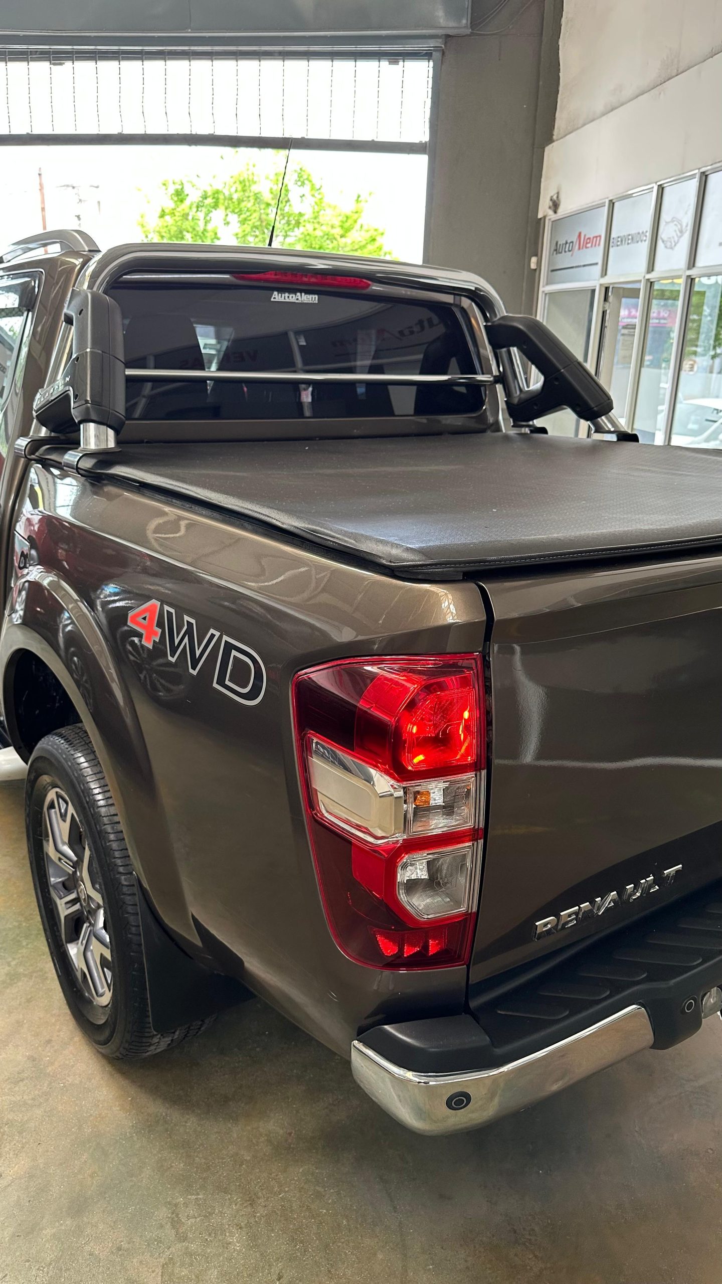 Renault Alaskan ICONIC 4X4 MT Año 2021 - Imagen 8