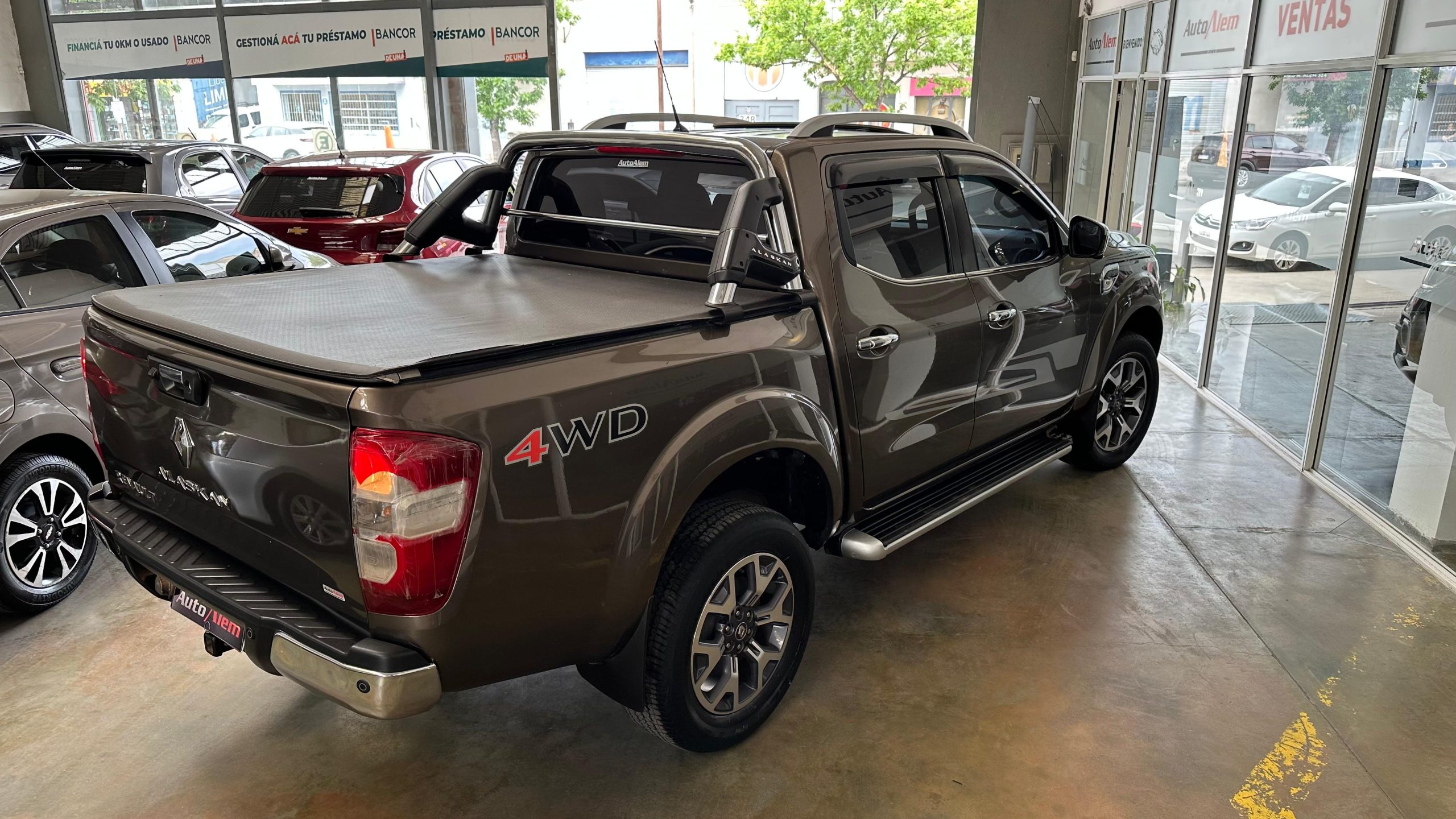 Renault Alaskan ICONIC 4X4 MT Año 2021 - Imagen 10