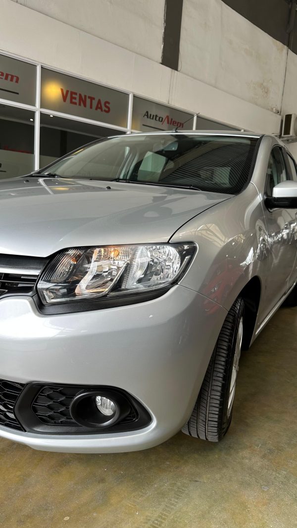 Renault Sandero 1.6 Dynamique Año 2017 - Imagen 2