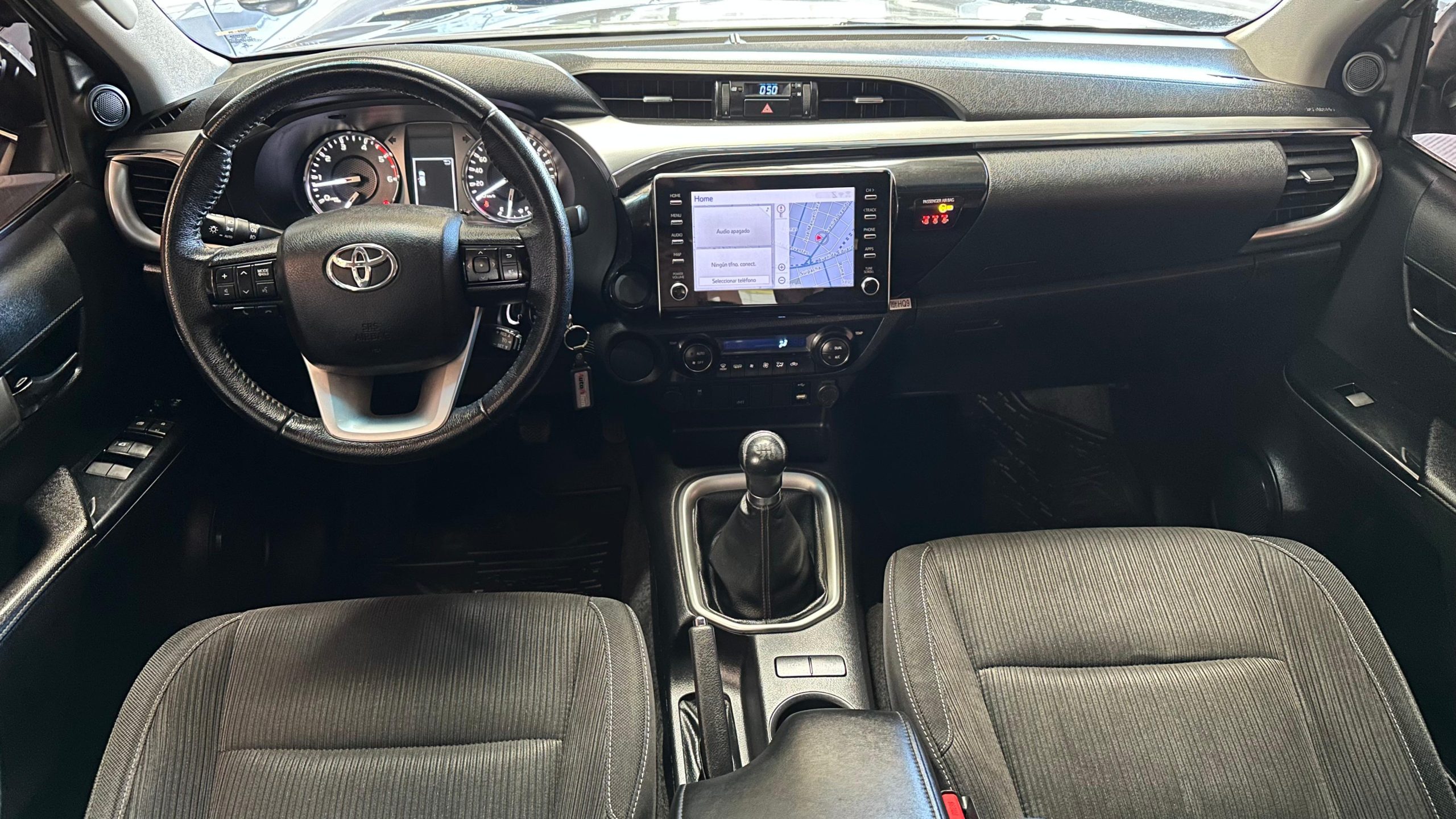 Toyota Hilux SRV 4X2 MTAño 2022 - Imagen 9