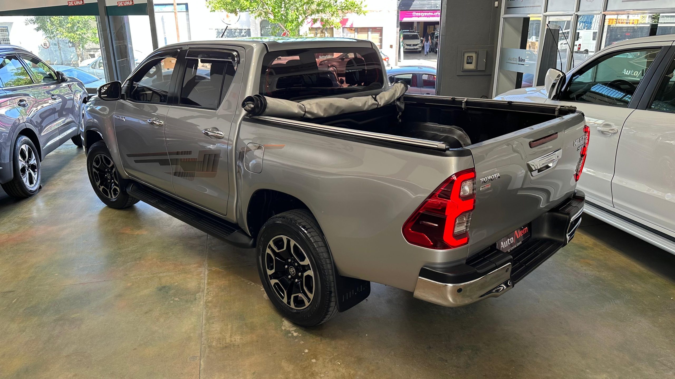 Toyota Hilux SRV 4X2 MTAño 2022 - Imagen 5