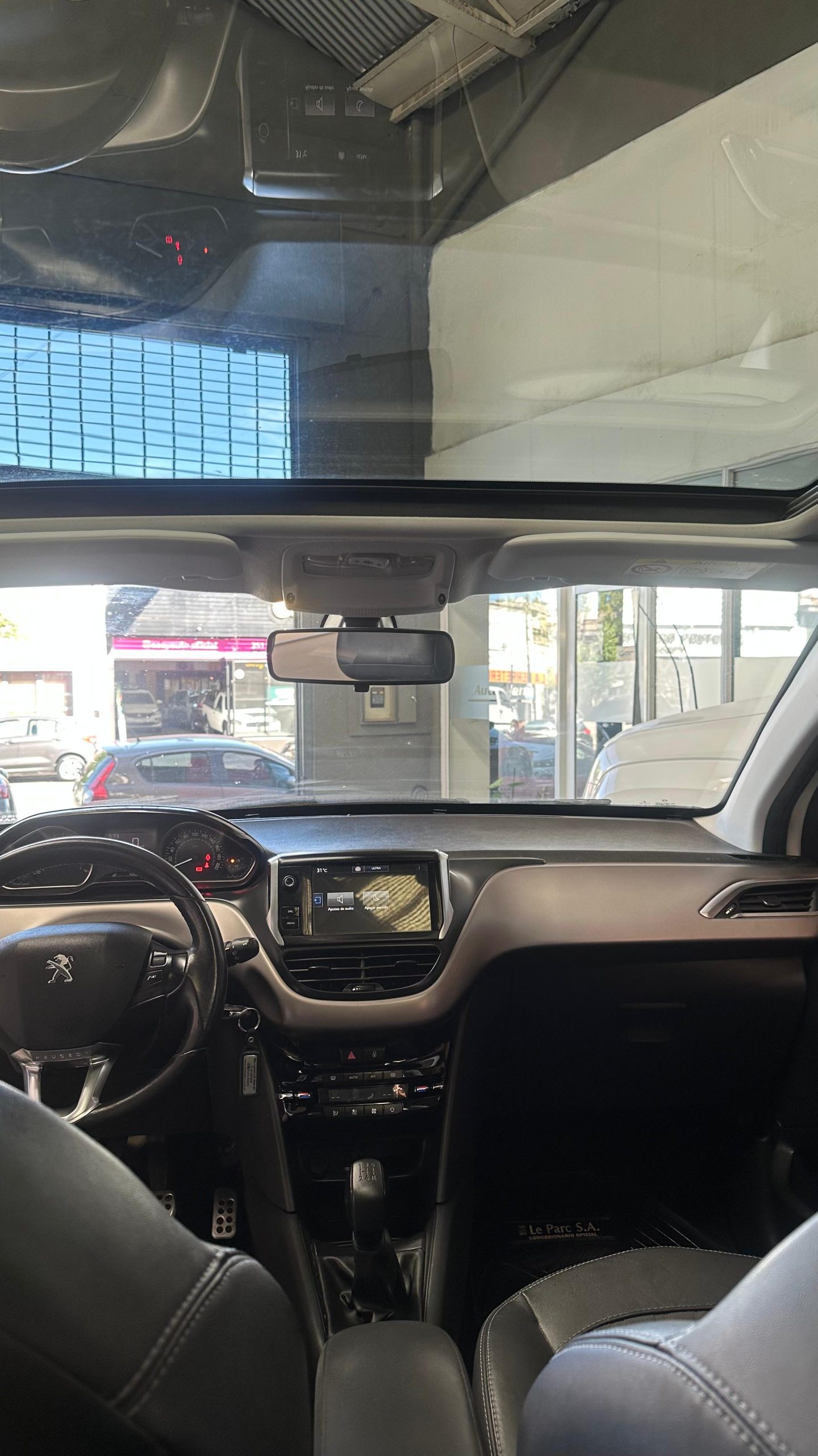 Peugeot 208 Feeline 1.6 Año 2016 - Imagen 12