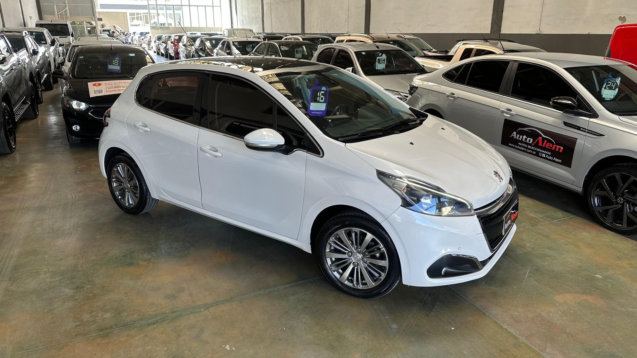 Peugeot 208 Feeline 1.6 Año 2016 - Imagen 2