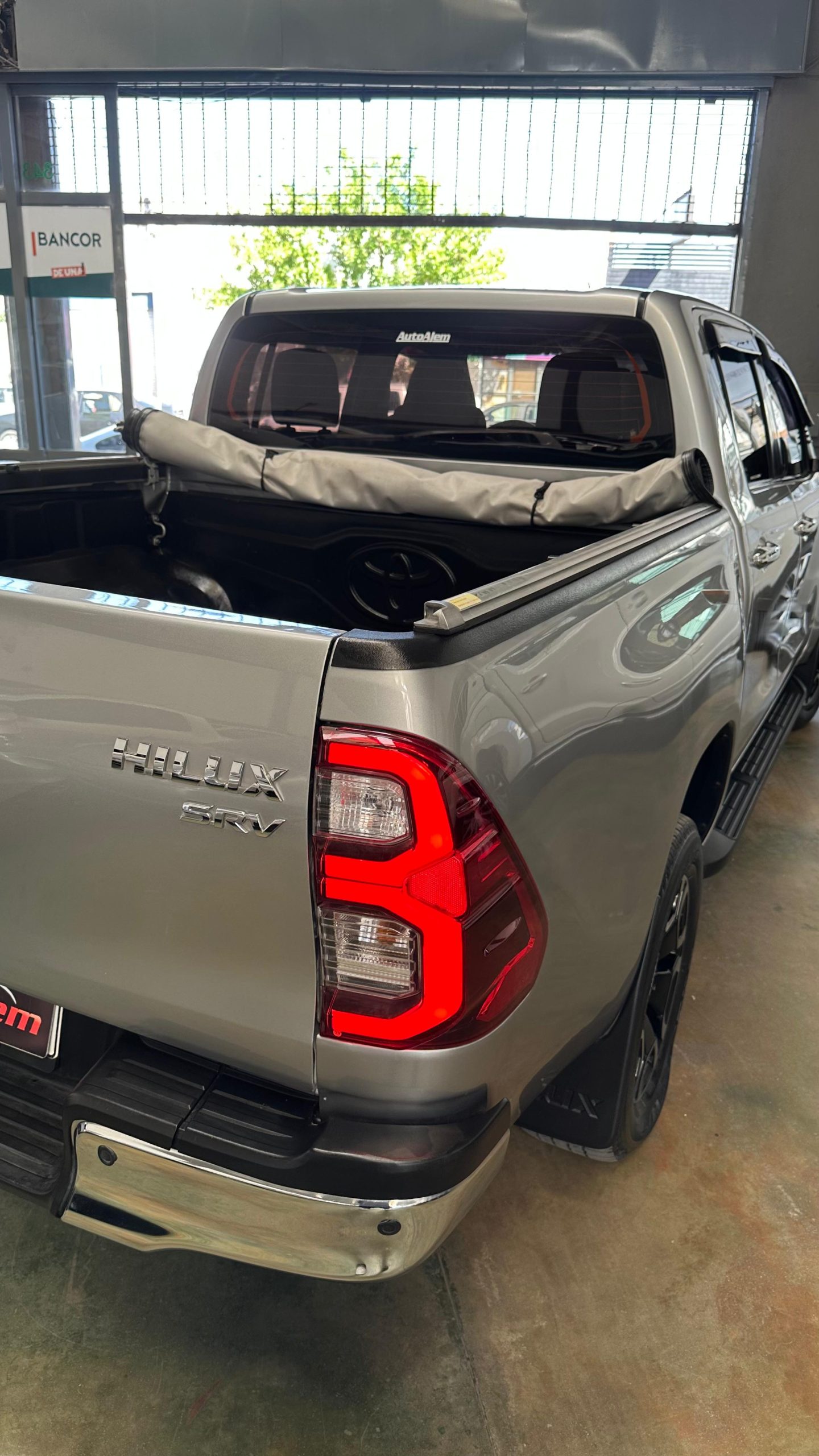 Toyota Hilux SRV 4X2 MTAño 2022 - Imagen 6