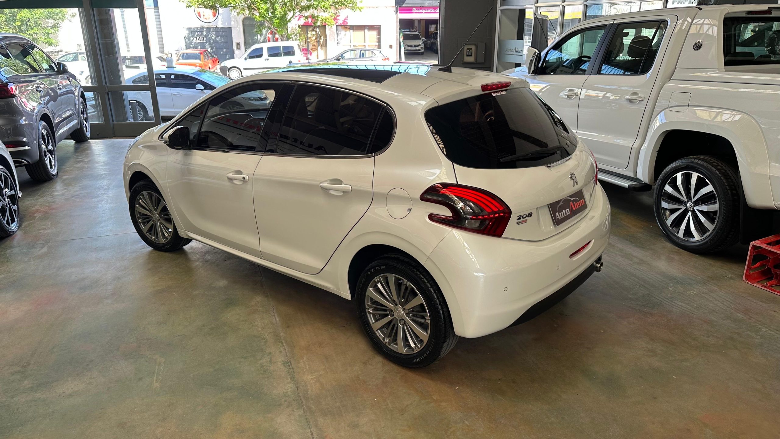 Peugeot 208 Feeline 1.6 Año 2016 - Imagen 6