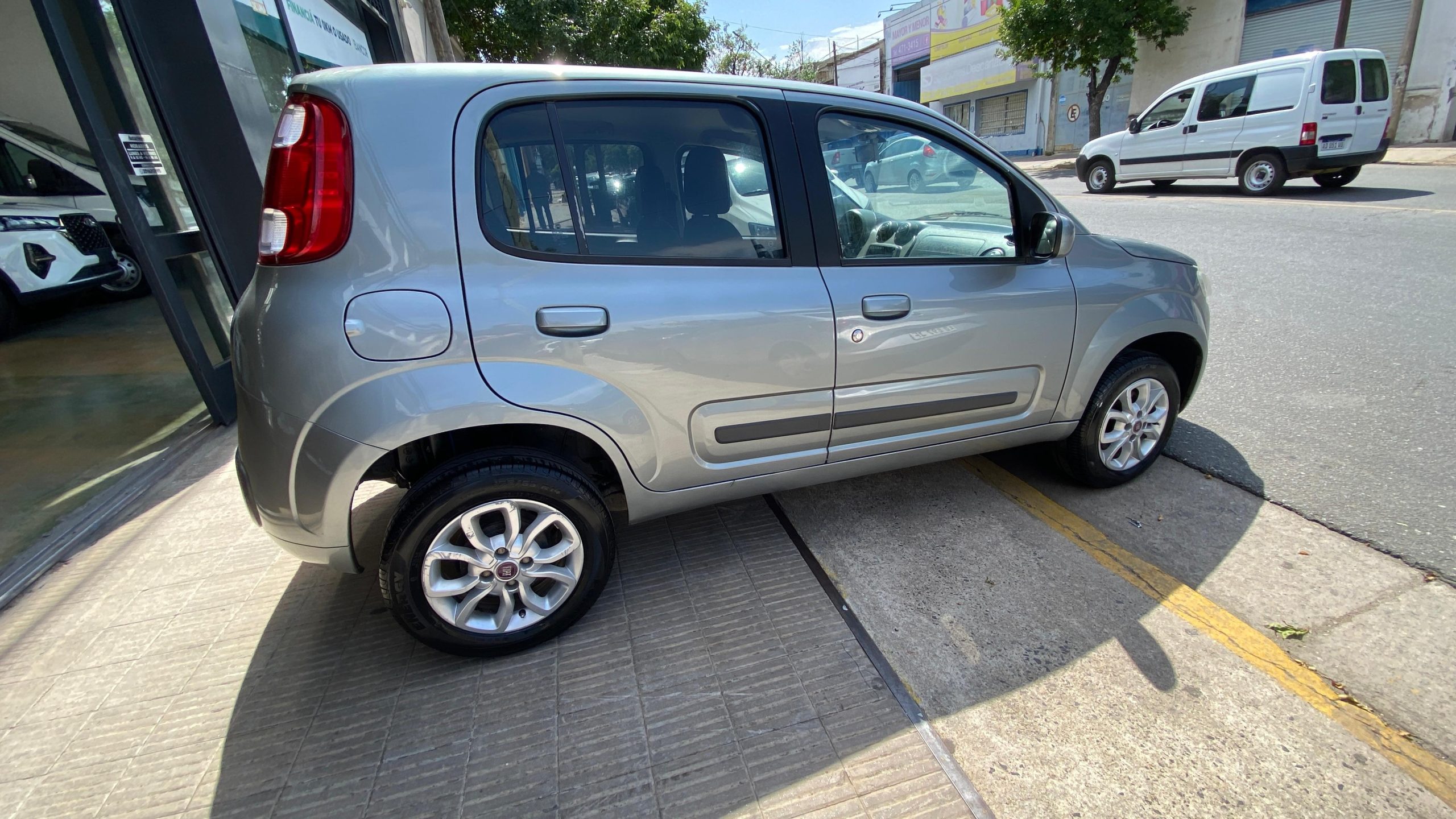 Fiat Uno Way 1.4 Año 2013 - Imagen 4