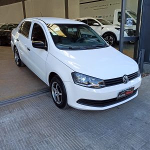 Volkwagen Voyage 1.6 GNC Confortline Año 2013