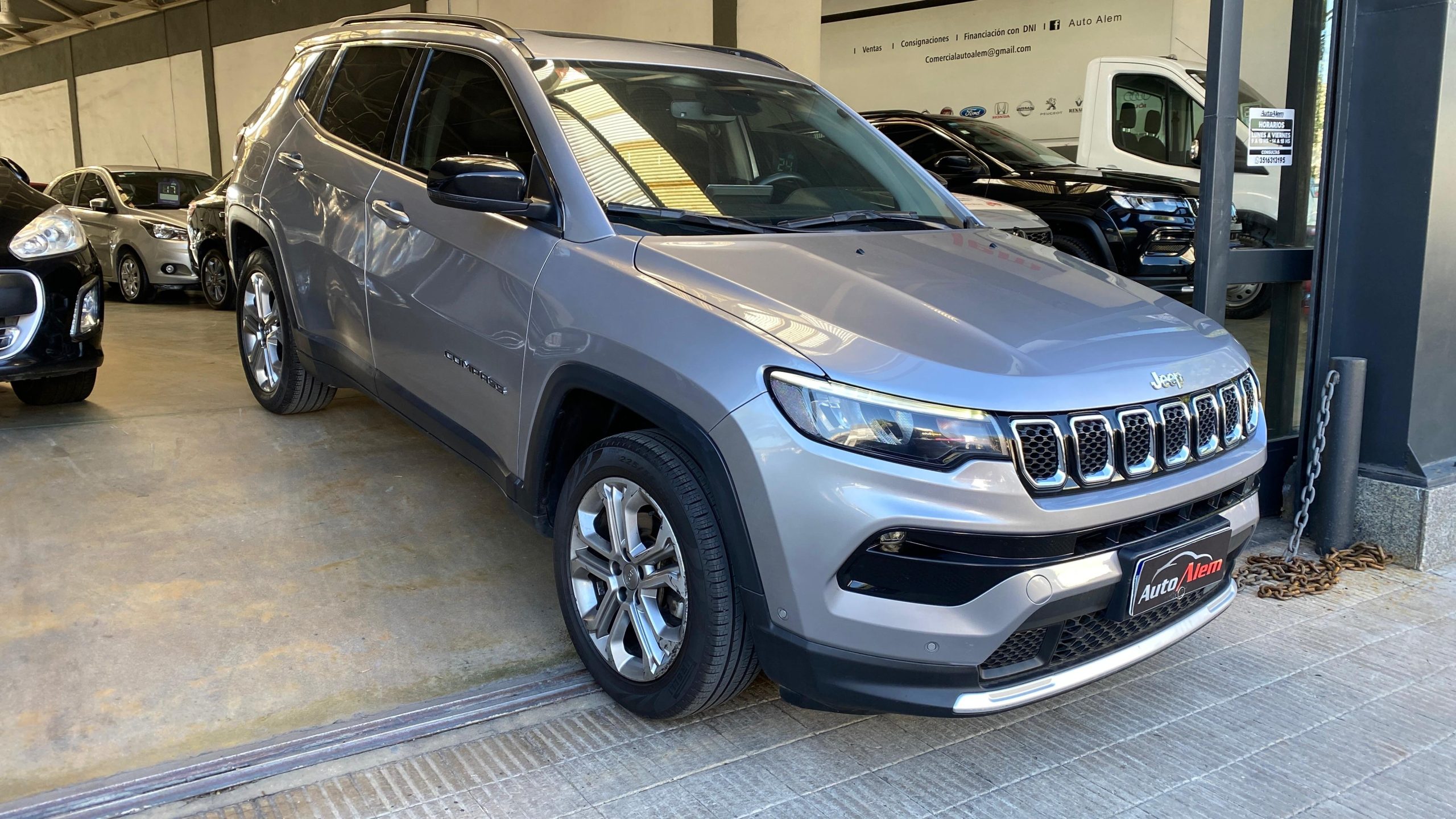 Jeep Compass 1.3 T Longitude AT Año 2022 - Imagen 13