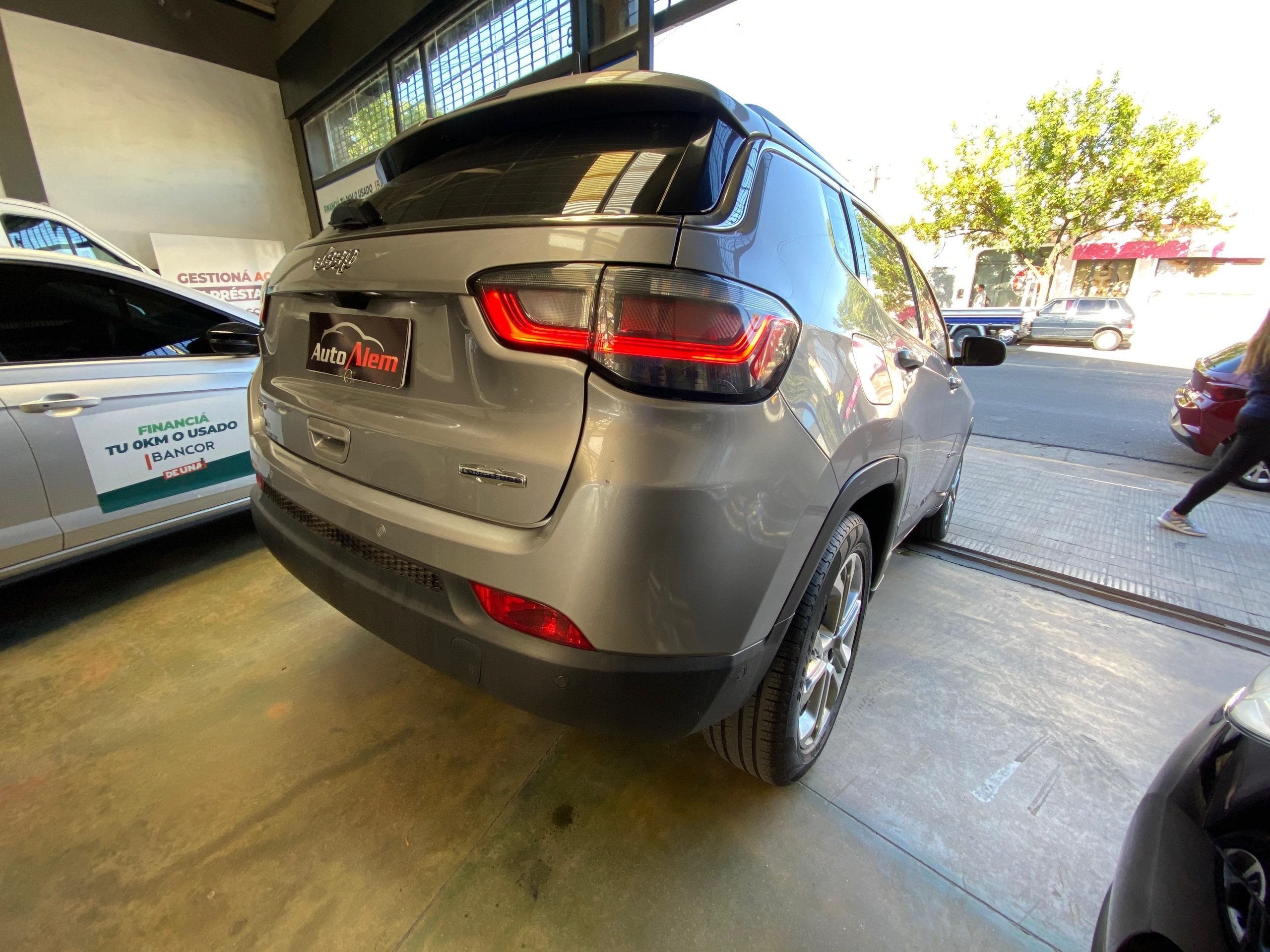 Jeep Compass 1.3 T Longitude AT Año 2022 - Imagen 5
