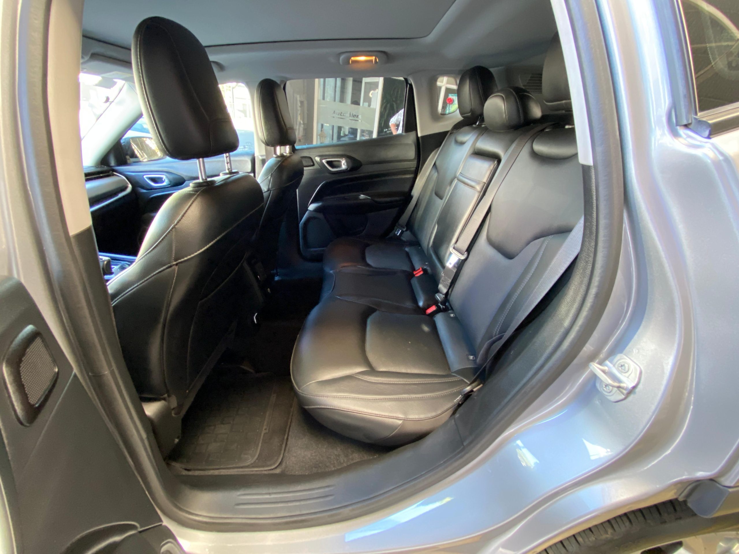Jeep Compass 1.3 T Longitude AT Año 2022 - Imagen 11