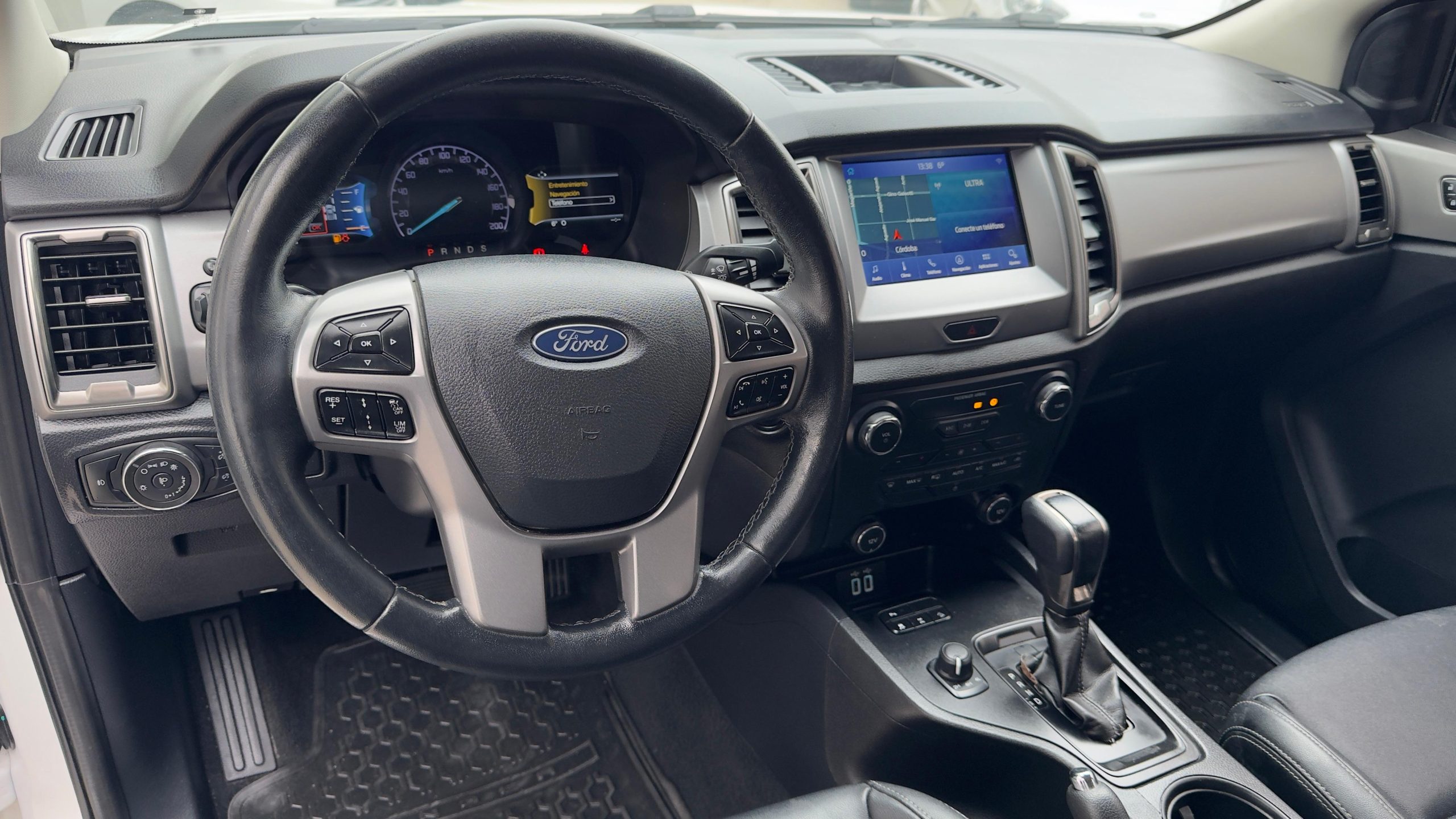 Ford Ranger DC 4X4 Limited AT 3.2L Año 2022 - Imagen 6