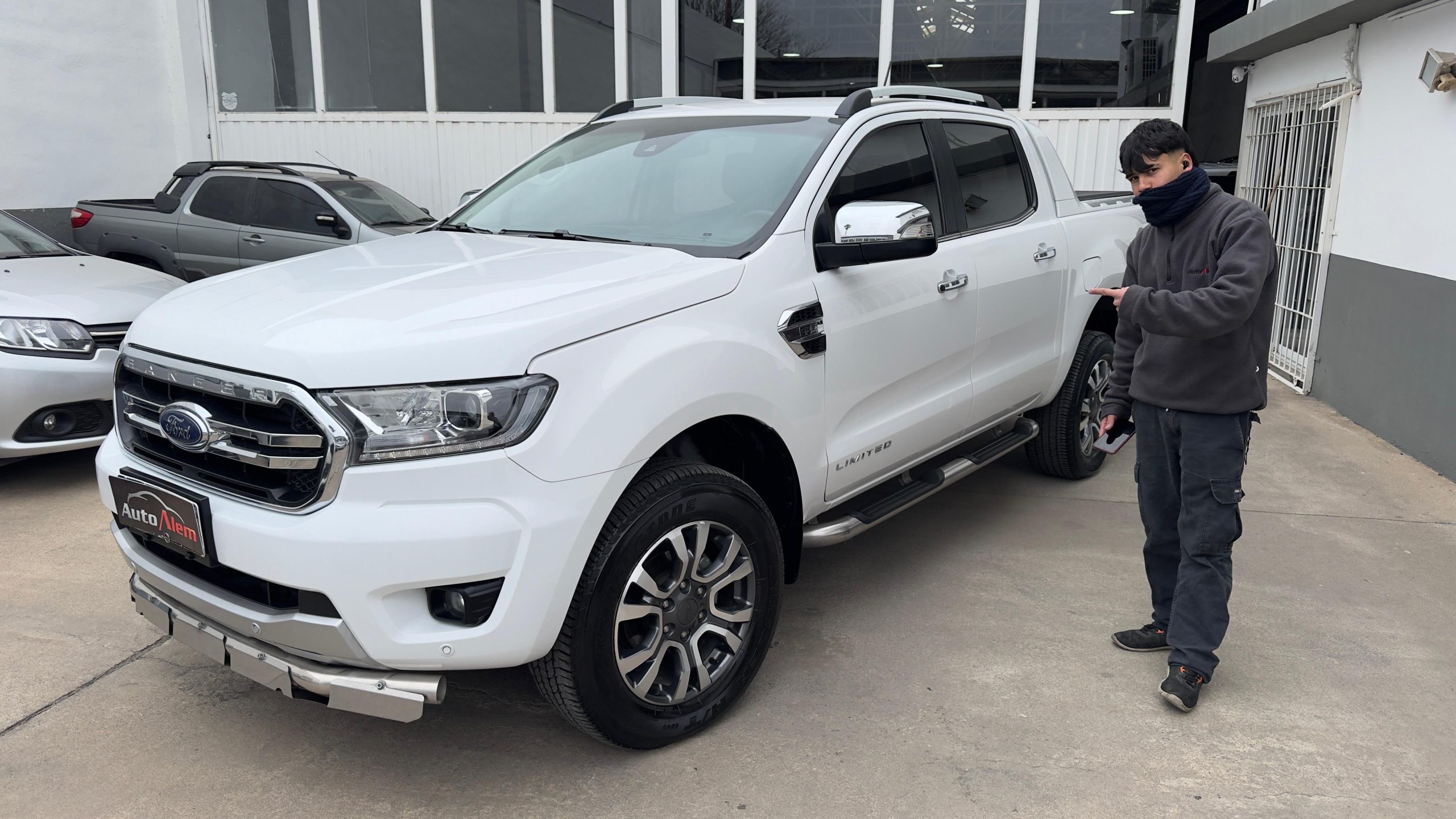Ford Ranger DC 4X4 Limited AT 3.2L Año 2022 - Imagen 2