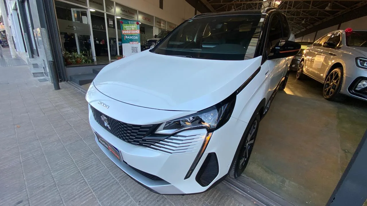 Peugeot 3008 GT PACK HIBRIDA AT Año 2023