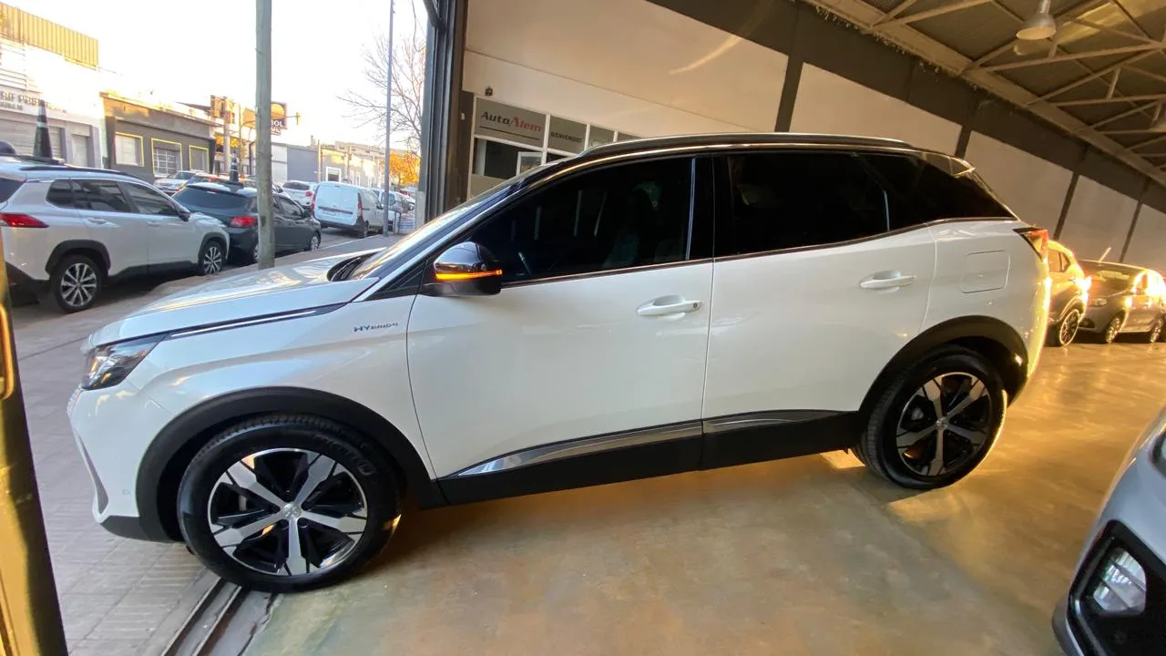 Peugeot 3008 GT PACK HIBRIDA AT Año 2023 - Imagen 5