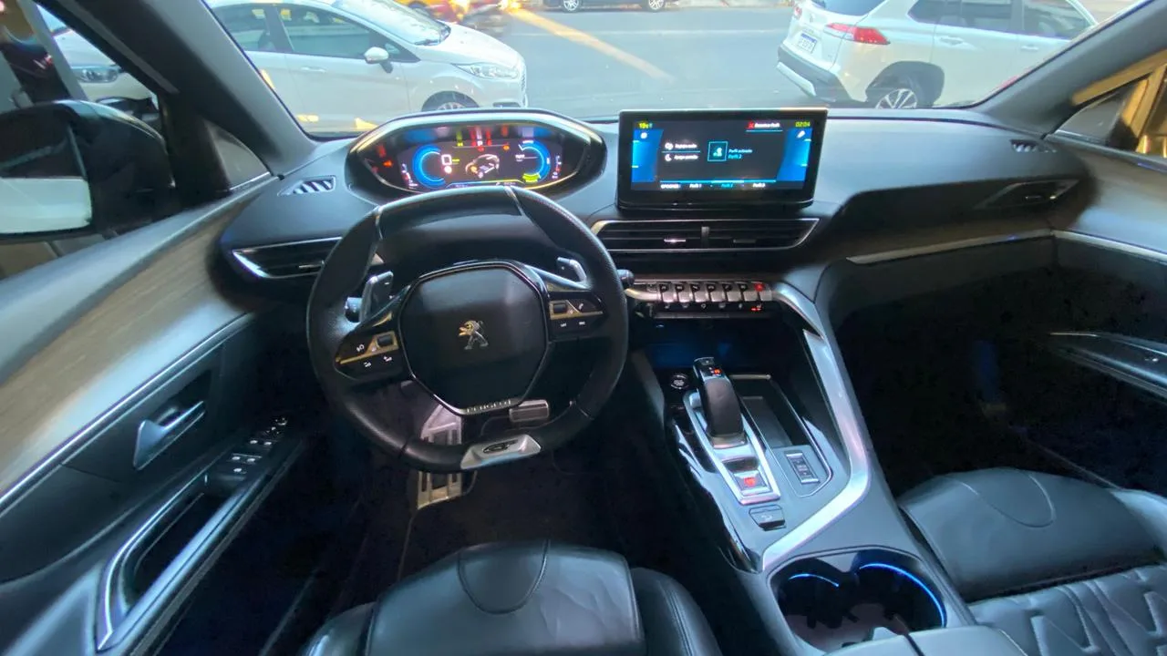 Peugeot 3008 GT PACK HIBRIDA AT Año 2023 - Imagen 12