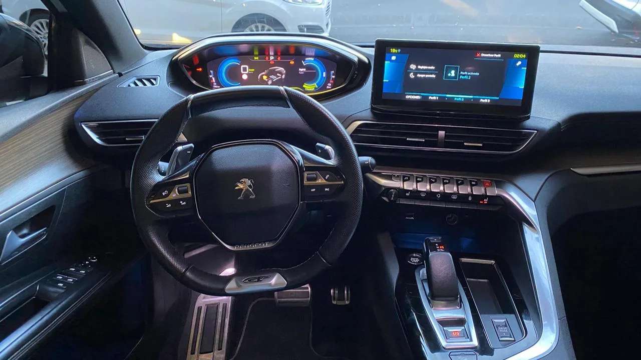 Peugeot 3008 GT PACK HIBRIDA AT Año 2023 - Imagen 10