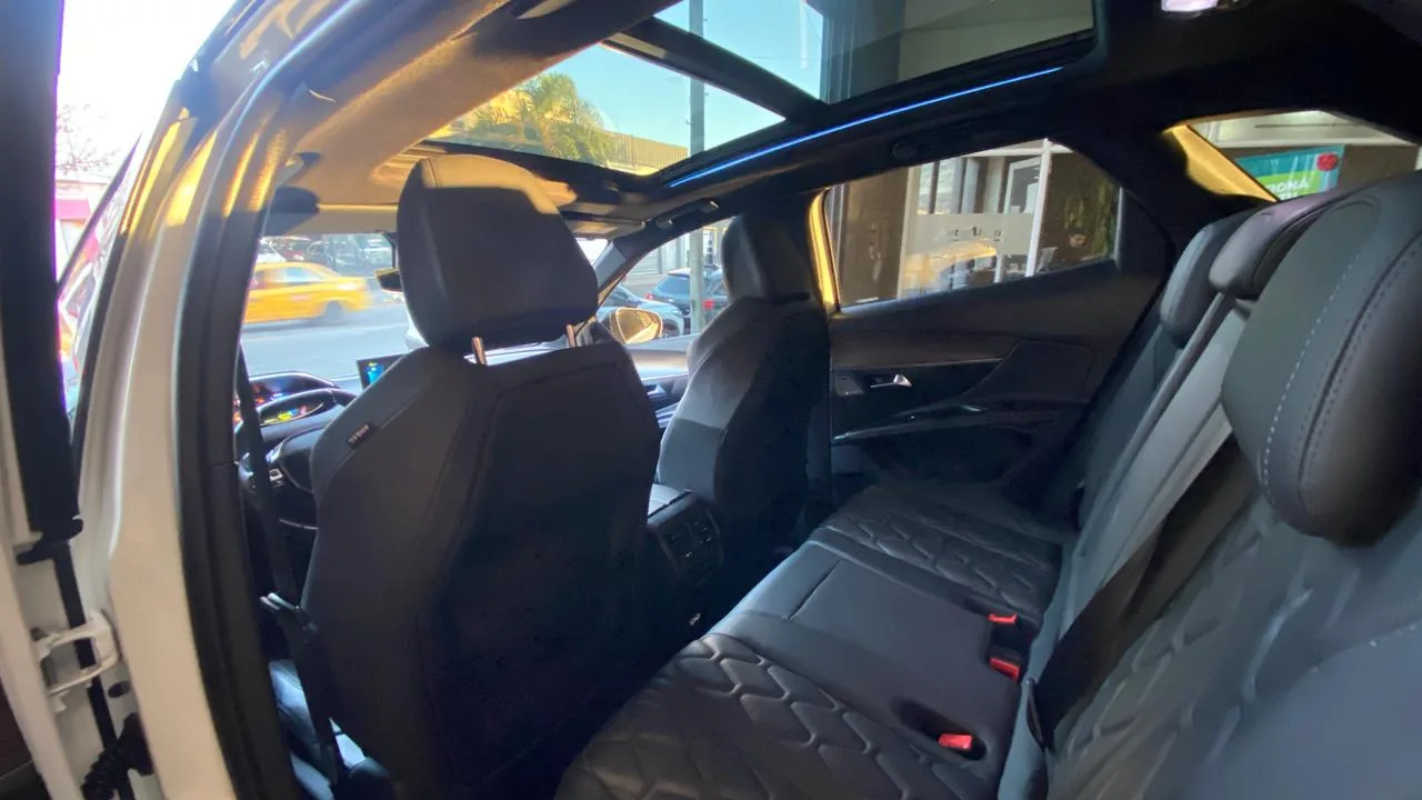 Peugeot 3008 GT PACK HIBRIDA AT Año 2023 - Imagen 8